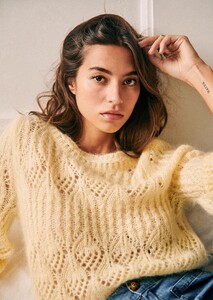 georgia-jumper-yellow_citrine-2.thumb.jpg.95a5b376907c83959f66a03971944e85.jpg