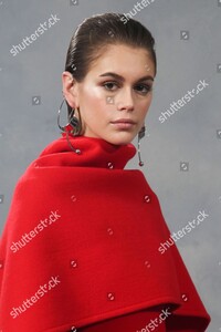 givenchy-show-backstage-fall-winter-2020-paris-fashion-week-france-shutterstock-editorial-10564765bi.thumb.jpg.5824fdc01f1d5935e2760d8bde6ce477.jpg