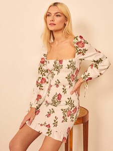 hilary-dress-jolie-3.thumb.jpg.dca18b7a6a63ec7f27083979ad9aac36.jpg