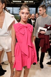 iris-law-valentino-show-at-paris-fashion-week-03-01-2020-2.jpg