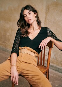 isaline-blouse-black-2.thumb.jpg.d3c8d798baf07509c8cf255d261e3e73.jpg