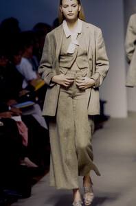 jil-sander-ss-1993-4.thumb.jpg.f8d56b69b8828e235d5a2c74b3018d87.jpg