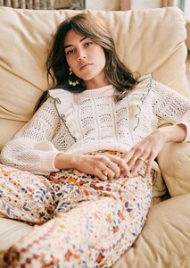 jodie-jumper-ecru_black-2.thumb.jpg.378578ae688a33a5d3f30fc8f2c3950f.jpg