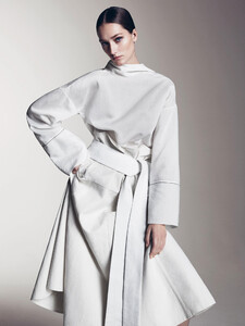 josephine-le-tutour-by-sharif-hamza-for-vogue-china-may-2015-1.thumb.jpg.1ec798518759feb9d3e24369629e8d8c.jpg