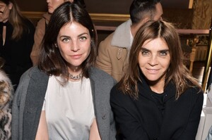 julia-restoin-roitfeld-arrives-at-stella-mccartney-show-at-paris-fashion-week-03-02-2020-6.jpg