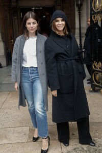 julia-restoin-roitfeld-arrives-at-stella-mccartney-show-at-paris-fashion-week-03-02-2020-7.jpg