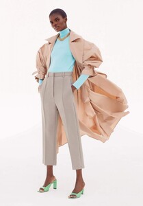 july_elle_uk_2019_85c5b93c214a12d880c67d2834b38f9f7_thumb.jpg