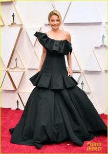 kelly-ripa-mark-consuelos-oscars-2020-04.jpg