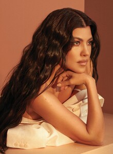 kourtney-kardashian-health-magazine-april-2020-issue-6.jpg