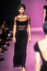 lolita-lempicka-fw-1997-4.thumb.jpg.c693119440950d3d6e99f8b3d6b5ccbb.jpg