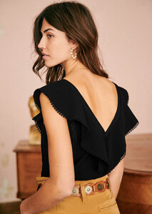 manette-blouse-black-3.thumb.jpg.0b3f5976df05f1abae8f99aa02f2c290.jpg