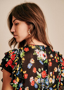 melie-blouse-dark_multicolor_flower_print-2.thumb.jpg.9133d0cd94d4a72ea7b0deae86912be1.jpg