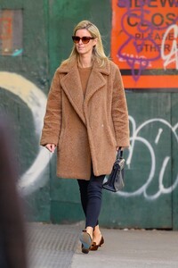 nicky-hilton-street-style-new-york-city-03-11-2020-4.jpg