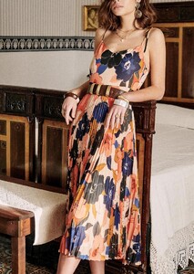 nissa-dress-maxi_flower_on_beige-1.jpg