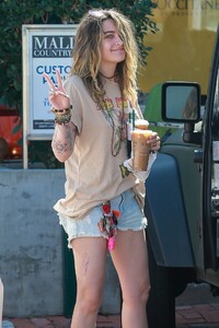 paris-jackson-leggy-in-denim-shorts-starbucks-in-malibu-03-04-2020-3.jpg