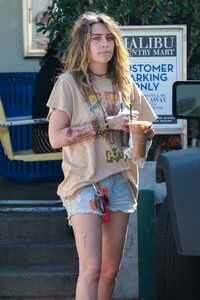 paris-jackson-leggy-in-denim-shorts-starbucks-in-malibu-03-04-2020-4.jpg