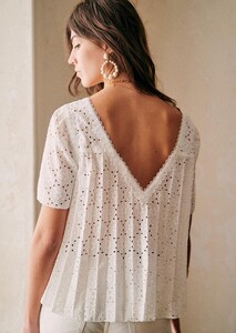 patty-blouse-off_white-2.thumb.jpg.26ee8ebffe80fe569f59b90e1c437580.jpg