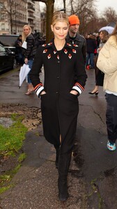 pixie-geldof-valentino-show-at-paris-fashion-week-03-01-2020-3.jpg