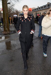 pixie-geldof-valentino-show-at-paris-fashion-week-03-01-2020-5.jpg