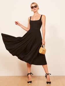 rou-dress-black-4.thumb.jpg.509399dbd7468cd933ff5b764caa279a.jpg