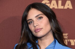 sara-sampaio-roundabout-theater-s-2020-gala-in-nyc-0.thumb.jpg.815be97ba13566a652f65be3c0cd7504.jpg