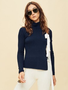 sweater-507-navy-and-cream-v1_2400x.jpg