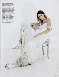uk_vogue_june_2002_17.thumb.jpg.837ab5e5f40a80f1a2da1c9026095ae9.jpg