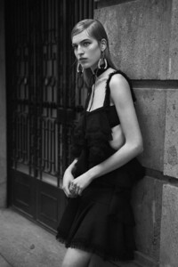 vanessa-axente-by-lachlan-bailey-for-wsj-magazine-march-2016-3.thumb.jpg.28dfd7df5a5adf1c0db6c2e3231cdcc0.jpg