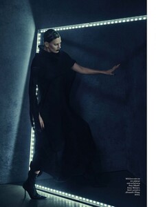 vogue-greece_nov19_amanda_hugh-lippe-10a49519c1a770b194fd8770a0066ceb105_thumb.jpg