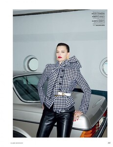 vogue-russia_october-2019_amanda_claire-rothstein_katerina-zolototrubova3bdd6acdb629ad80f14cf41eb02e2b20d_thumb.jpg