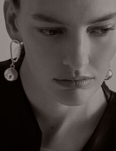 vogue-ukraine_jan-2020_amanda-murphy_liam-warick_marie-therese-haustein-jpegs11f53102bfc59098c4bc17ff36ece7a94f_thumb.jpg