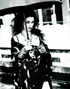 von_Unwerth_Vogue_Italia_June_1992_04.thumb.png.d6bcebefd617c0ac4b4ac8eb878f9d6d.png