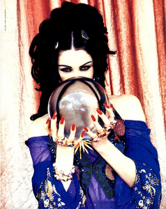 von_Unwerth_Vogue_Italia_June_1992_08.thumb.png.01ea47b9d6681cac1bf9881cd99a3790.png