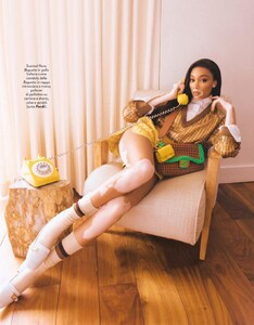 winnie-harlow-grazia-italy-03-12-2020-issue-3.jpg