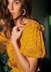 wood-top-saffron_polka_dot_print-1.thumb.jpg.a50497df18ce93bbf7aed58e4bbaf157.jpg