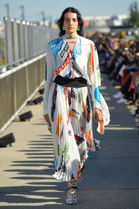 00006-marine-serre-collection-spring-2019-ready-to-wear.thumb.jpg.3145d7153714f388d68b5428f4b7c6ac.jpg