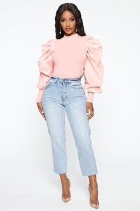 02-18_20_Studio_4_DM_ES_10-40-30_17__MT1052_Pink_P_8093_WG.jpg