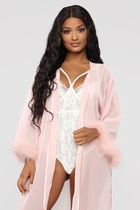 03-19-19_Studio_3_AB_10-09-03_1_DS3368_Pink_0590_AG.jpg