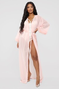 03-19-19_Studio_3_AB_10-10-31_1_DS3368_Pink_0602_AG.jpg