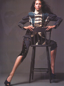 Vogue Italia (October 2005) - Latest News - 003.jpg