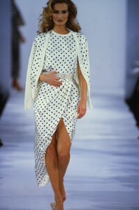 1064224562_michael-kors-ss-1992-karen(1).thumb.jpg.88a7345ff1aa28f33d79d85605abd037.jpg