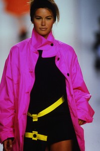 1064770767_dkny-fw-1994(5).thumb.jpg.c517b85d37404a22396091069017831c.jpg