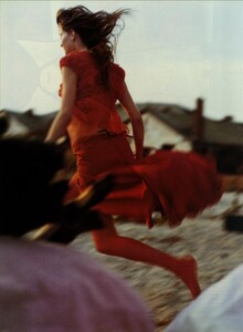 ARCHIVIO - Vogue Italia (February 2002) - The Poetic Beauty - 001.jpg
