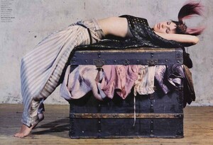 TOP.FASON.RU - Marie Claire Italia (October 2002) - Harem Vintage - 003.jpg