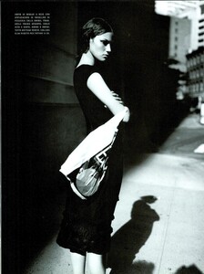 ARCHIVIO - Vogue Italia (October 1998) - Walking - 016.jpg