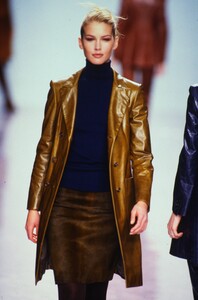 1096057667_dkny-fw-1996(14).thumb.jpg.0cb56babab124a3374099f46e46cd93a.jpg