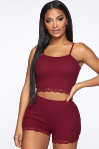 11-16-19_Studio_2_BR_CP_12-09-30_12_RM62691_Burgundy_1382_NT.jpg