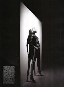 Vogue Italia (November 2008) - Light and Shade - 004.jpg