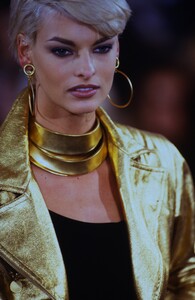 1121510596_donna-karan-fw-1991(11).thumb.jpg.d734bc9f0f0b8937d16801171b8c1e09.jpg