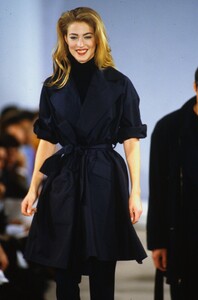 112310134_donna-karan-ss-1992(29).thumb.jpg.bda5f25cbd6297ee7e3d89709f672127.jpg